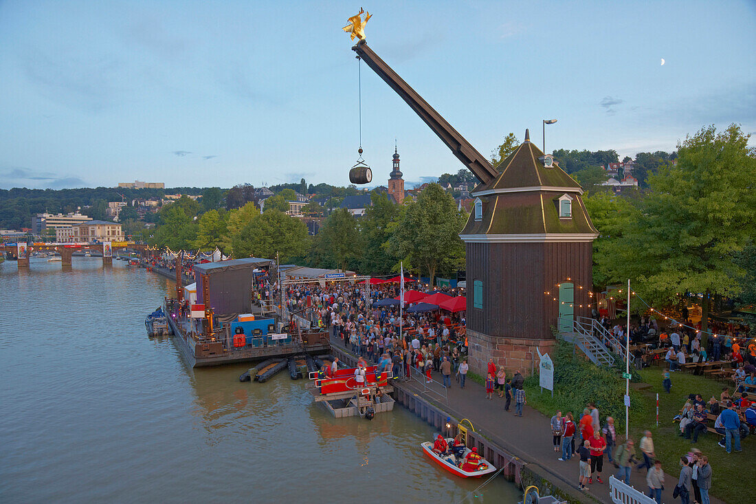 Saarspektakel am Ufer der Saar, Blick auf Saarkran, Schloßkirche und Bühne, Saarbrücken, Saarland, Deutschland, Europa