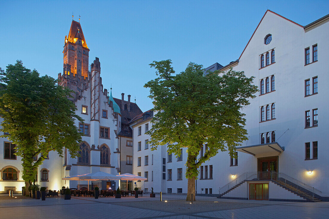 St. Johanner town hall in the evening, Nauwieser Viertel, Saarbruecken, Saarland, Germany, Europe