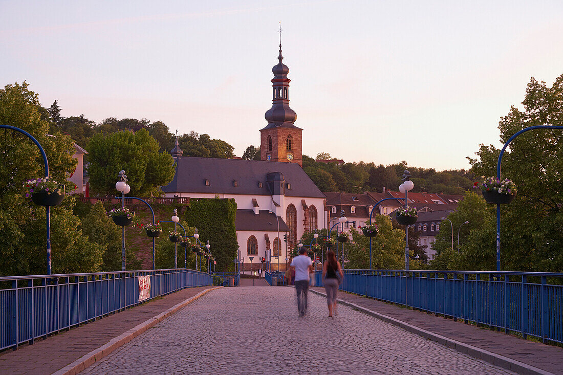Blick auf Schloßkirche und Alte Brücke am Abend, Saarbrücken, Saarland, Deutschland, Europa