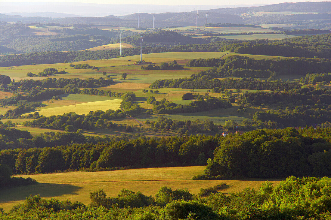 Blick vom Höcherbergturm auf Landschaft Richtung Lautenbach und Breitenbach, Saarland, Deutschland, Europa