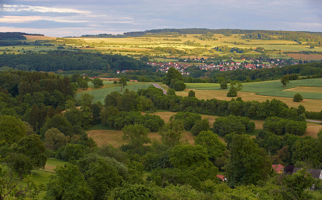 Blick auf Blickweiler am Abend, Blieskastel, Bliesgau, Saarland, Deutschland, Europa