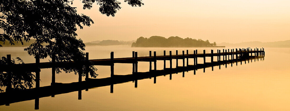 Bathing jetty at lake Woerthsee, Schlagenhofen, Inning, Upper Bavaria, Germany