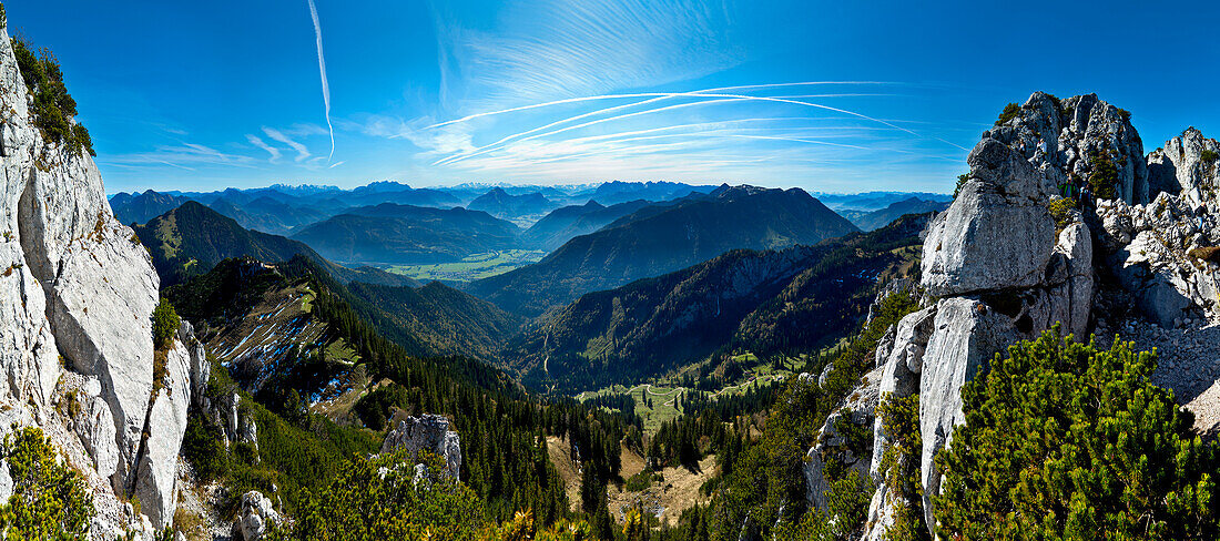 Blick von der Kampenwand nach Südosten, Chiemsee, Chiemgau, Oberbayern, Bayern, Deutschland
