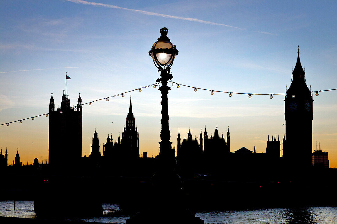 Houses of Parliament and Big Ben at sunset, London, England, Great Britain