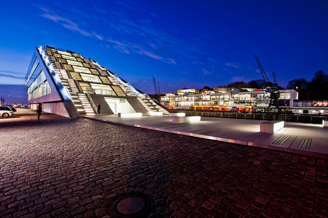 Dockland in der Abenddämmerung, moderne Architektur, Hafencity, Hamburg, Deutschland
