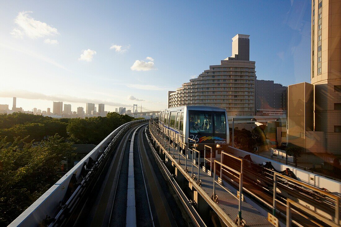 Yurikamome-Linie, Einschienenbahn, Odaiba, Tokio, Japan.