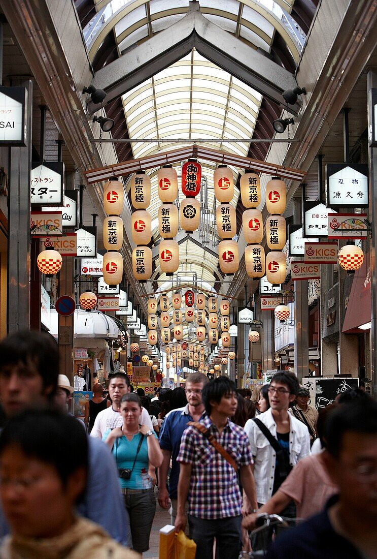 Nishiki Markt, in der Nähe der Shijo dori Straße, Kyoto, Japan.