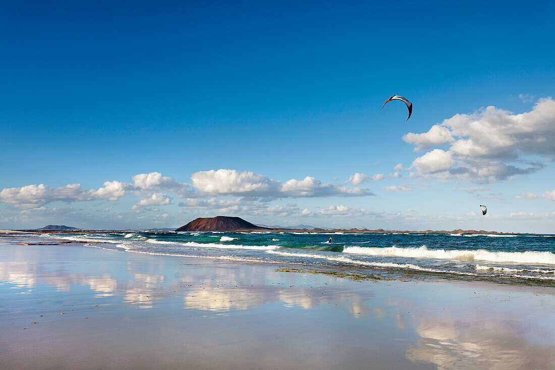 View from Flag Beach to the Island of Lobos, Corralejo, Fuerteventura, Canary Islands, Spain