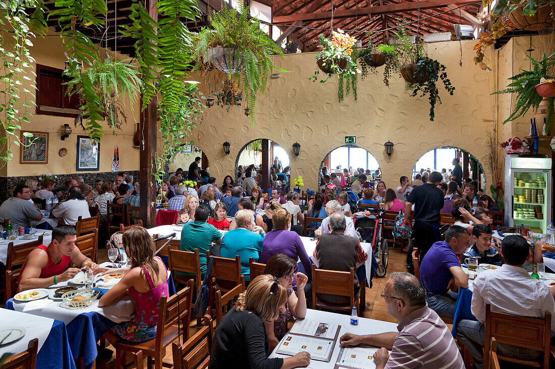 Restaurant El Dedo de Dios am Hafen, Puerto de las Nievas, Gran Canaria, Kanarische Inseln, Spanien