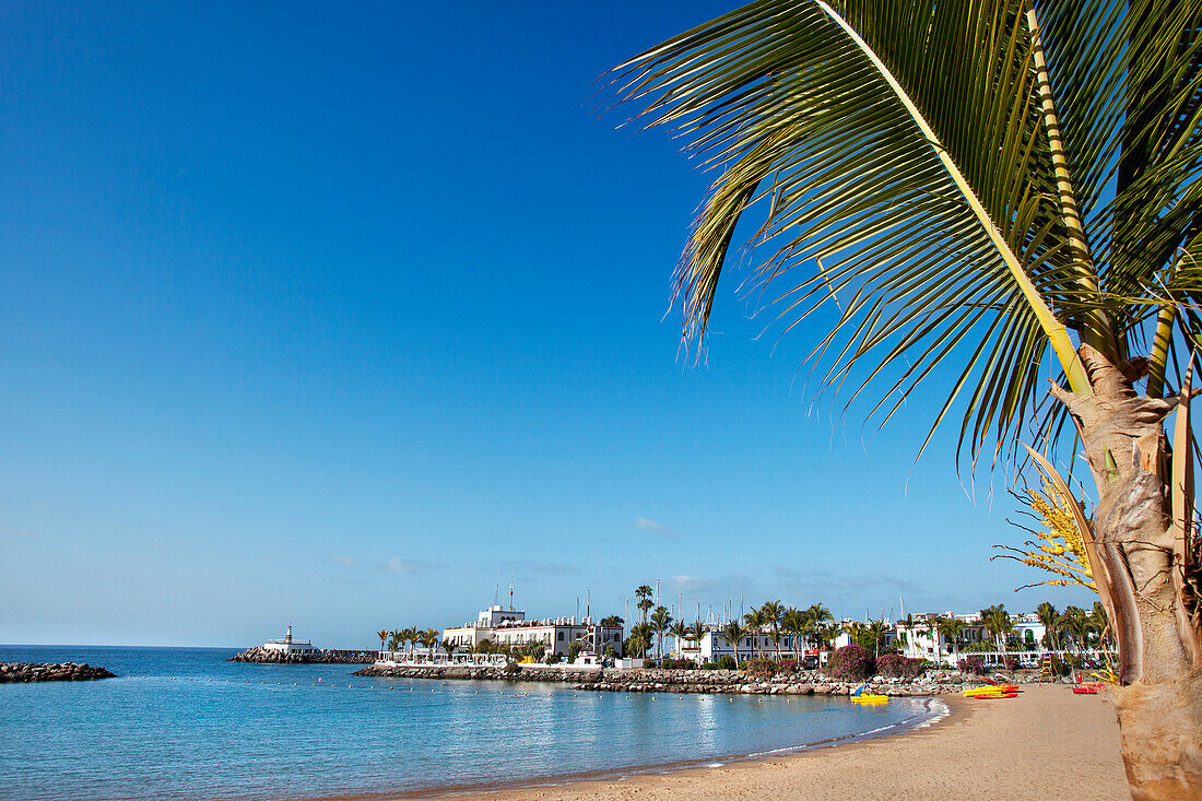 Sandstrand im Sonnenlicht, Puerto de Mogan, Gran Canaria, Kanarische Inseln, Spanien, Europa