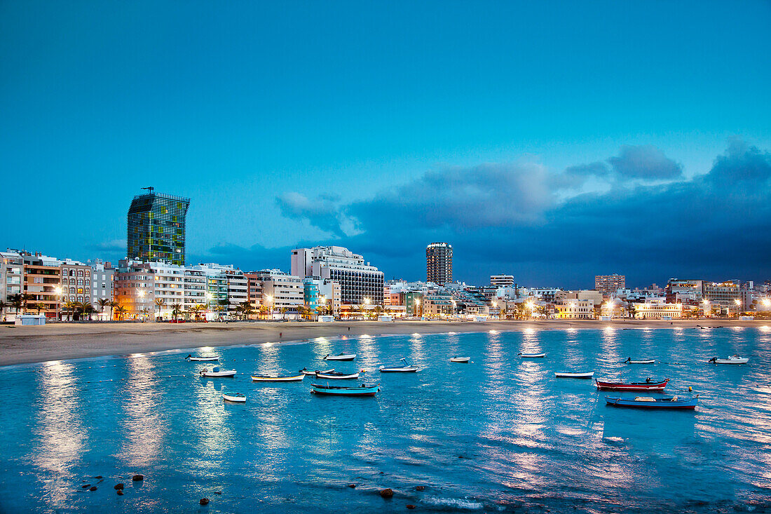 Playa de Las Canteras in the evening, Las Palmas, Gran Canaria, Canary Islands, Spain, Europe