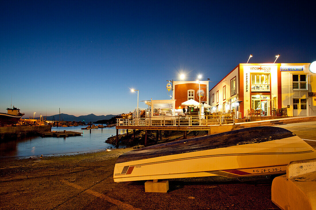 Fischlokal Casa Roja im Hafen am Abend, Puerto del Carmen, Lanzarote, Kanarische Inseln, Spanien, Europa