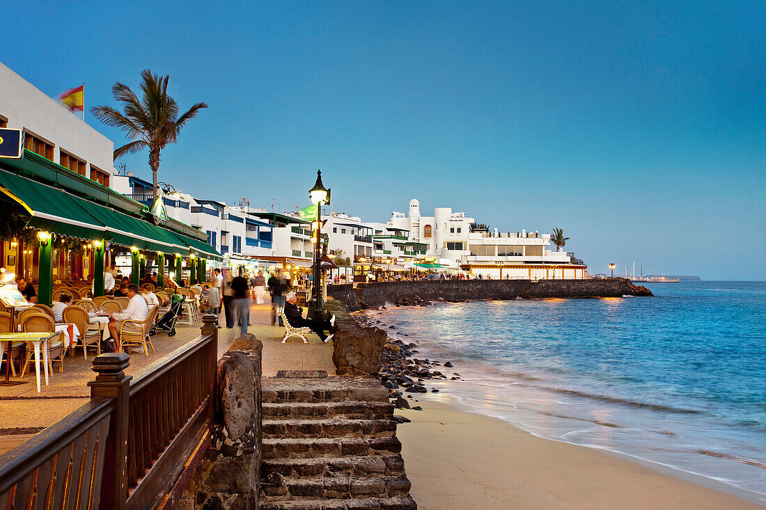 Abendstimmung an der Promenade, Playa Blanca, Lanzarote, Kanarische Inseln, Spanien, Europa