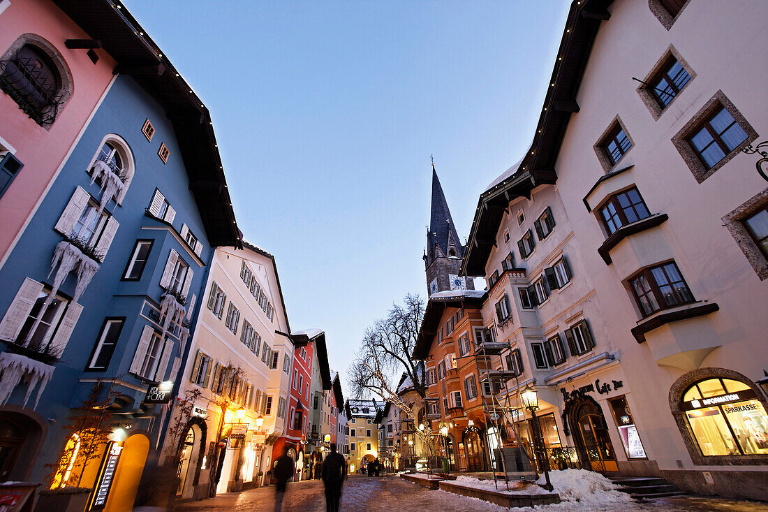 Shopping street in the evening, Old Town, Katherinen Church, Vorderstadt, Kitzbuhel, Tyrol, Austria