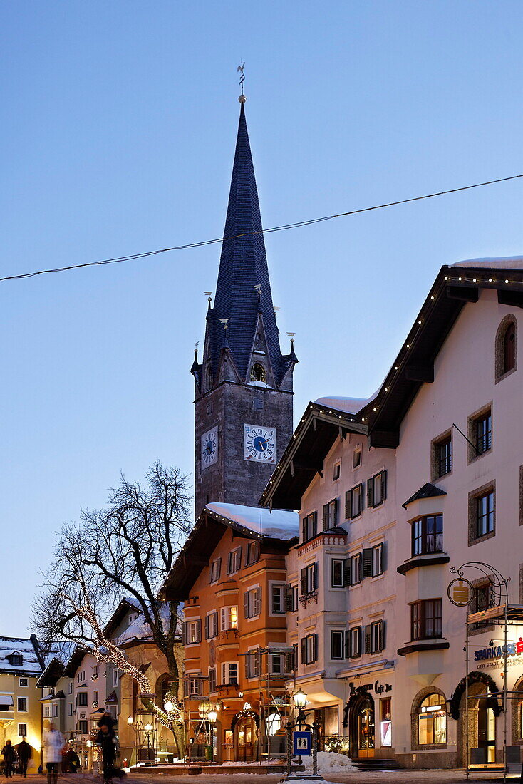Shopping street in the evening, Old Town, Katherinen Church, Vorderstadt, Kitzbuhel, Tyrol, Austria