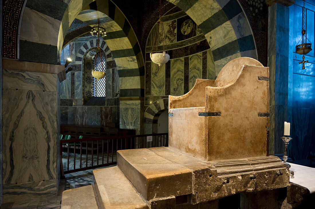 Königsthron im Aachener Dom, UNESCO Welterbe, Aachen, Nordrhein-Westfalen, Deutschland