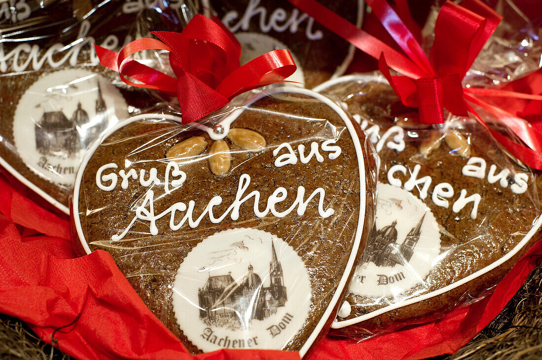 Lebkuchen Herzen mit Aachener Dom, Aachen, Nordrhein-Westfalen, Deutschland