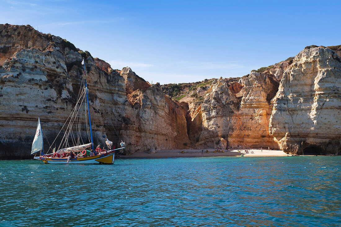 Felsen an der Algarve, Strand bei Lagos, Atlantikküste, Portugal, Europa