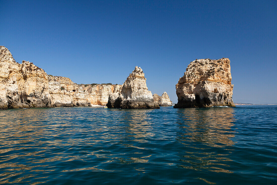 Felsen an der Algarve bei Lagos, Atlantikküste, Portugal, Europa