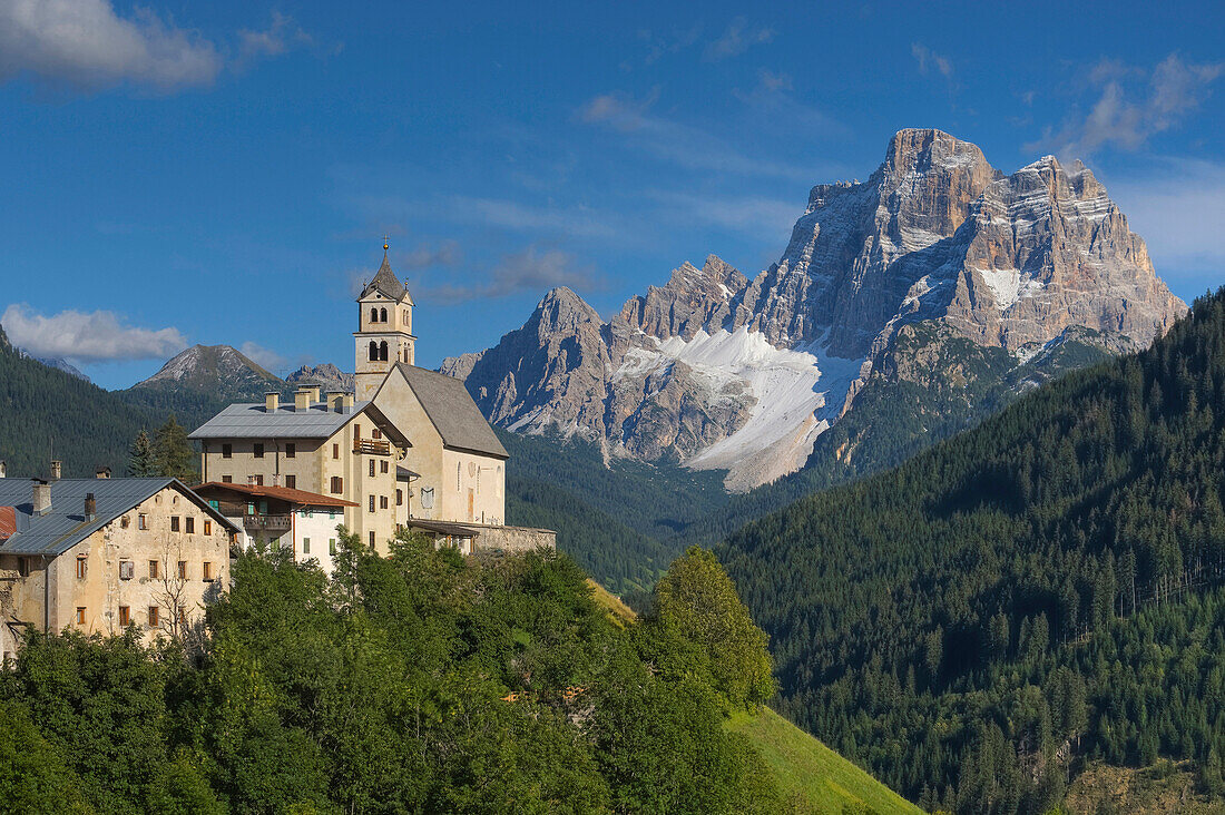 Colle San Lucia with Monte Pelmo, Colle San Lucia, Dolomites, Belluno, Italy, Europe