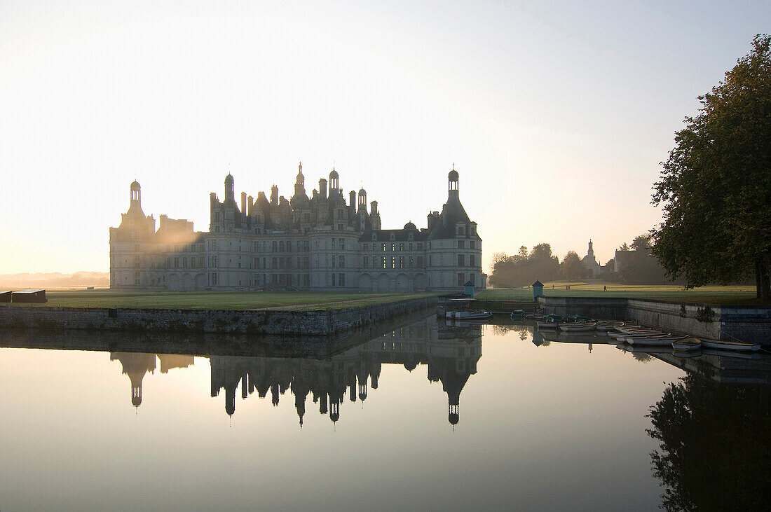 Château Chambord im Morgenlicht, Chambord, Loir-et-Cher, Frankreich, Europa