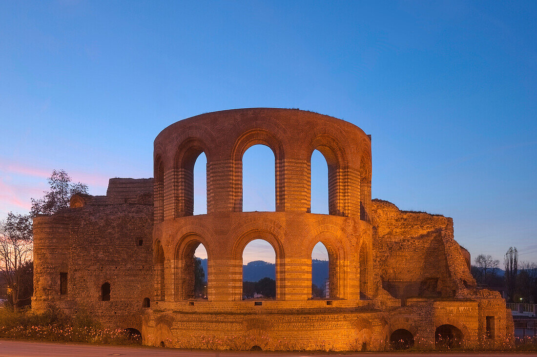 Kaiserthermen im Abendlicht, Trier, Rheinland-Pfalz, Deutschland, Europa