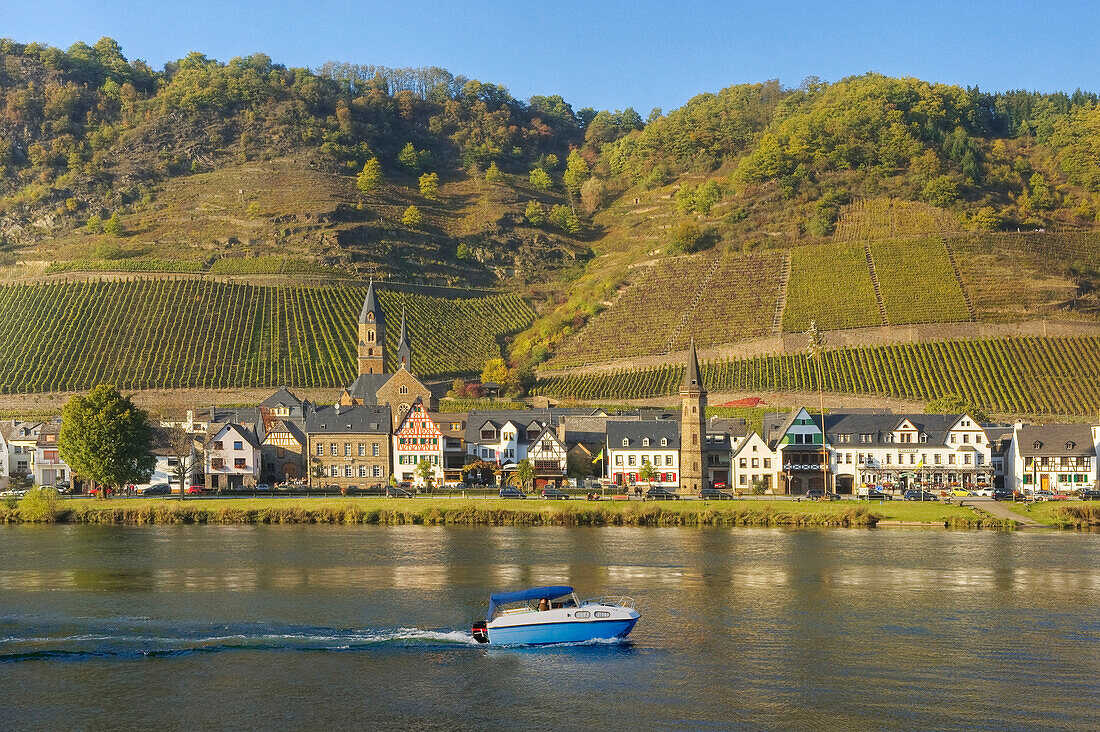 Blick auf Hatzenport an der Mosel, Hatzenport, Rheinland-Pfalz, Deutschland, Europa