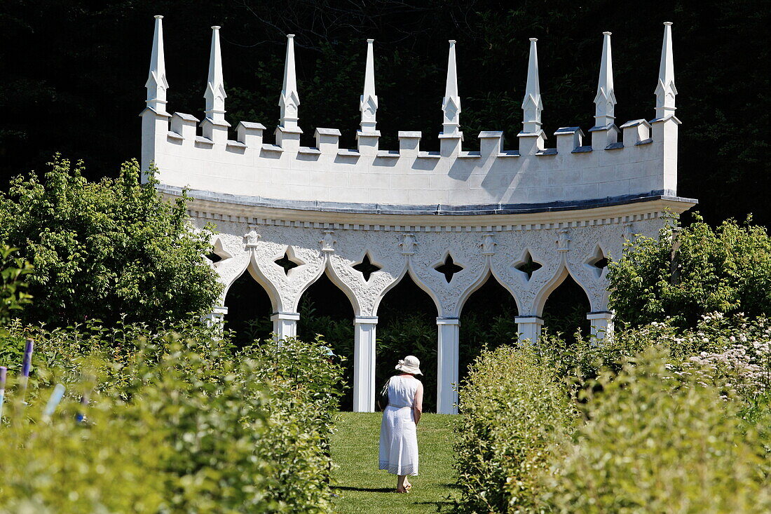 Exedra in den Roccoco Gardens, Painswick, Gloucestershire, Cotswolds, England, Großbritannien, Europa