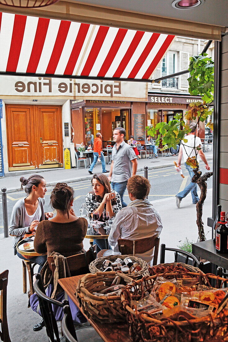 Korsisches Feinkostgeschäft und Bistro Terra Corsa, Rue des Martyrs, Paris, Frankreich, Europa