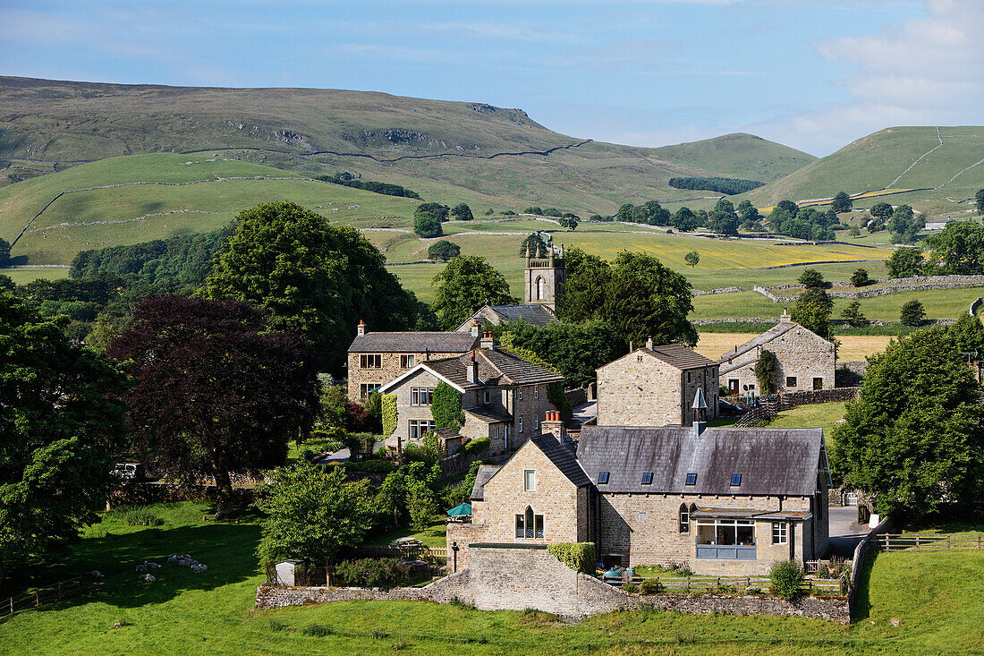 Houses at idyllic hilly landscape, Hebden, Yorkshire Dales National Park, Yorkshire Dales, Yorkshire, England, Great Britain, Europe