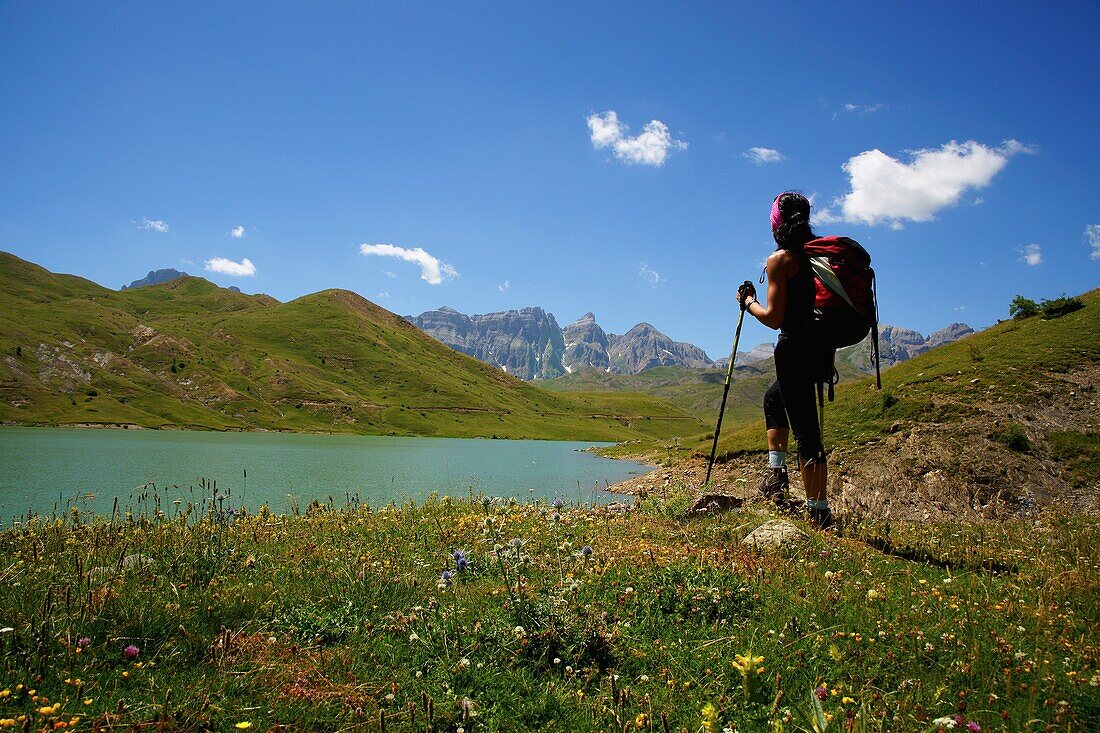 Enbalse de Ezcarra  Valle de Tena Pirineos Huesca Cordillera pirenaica España