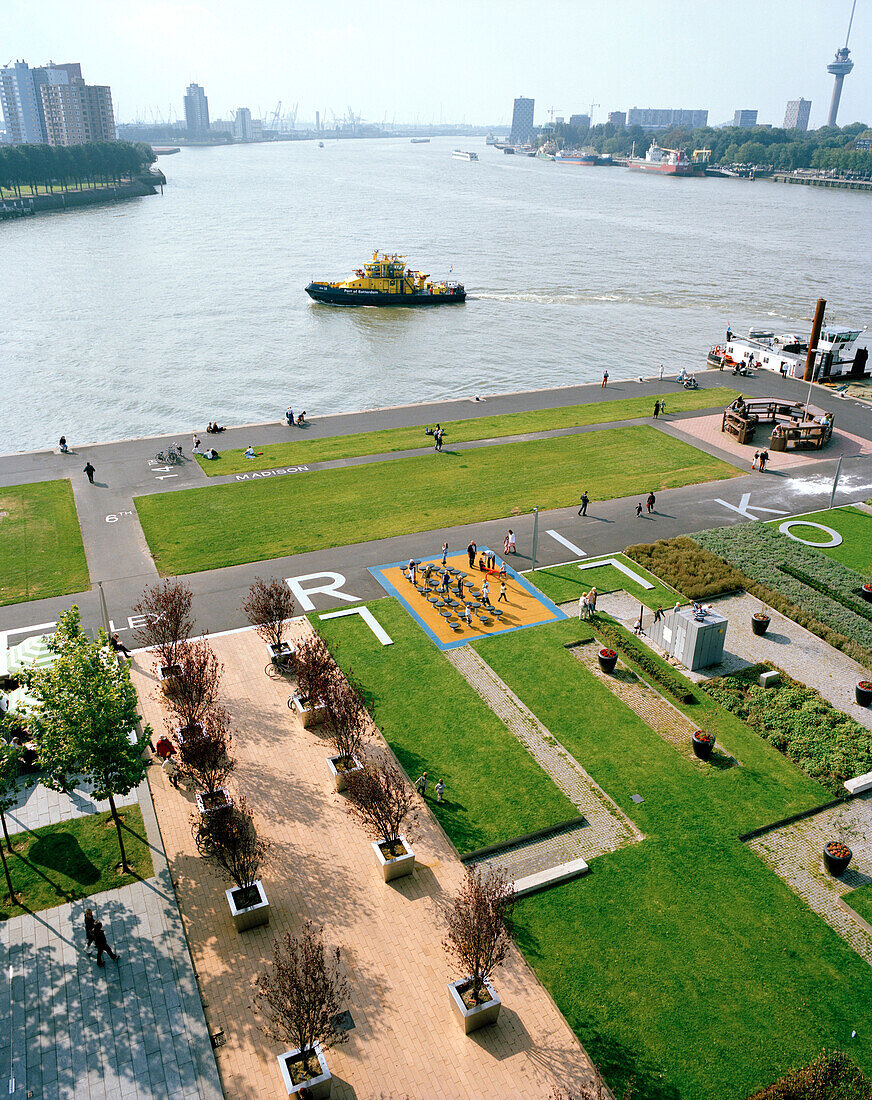 Blick auf Hafen und Restaurant Terrasse, Hotel New York, Kop van Zuid, Rotterdam, Niederlande