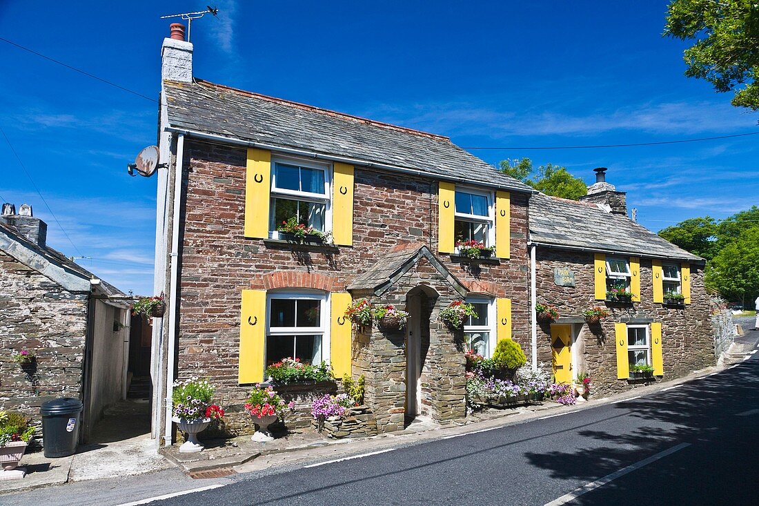 Traditional stone cottage in Cornwall, England, Europe