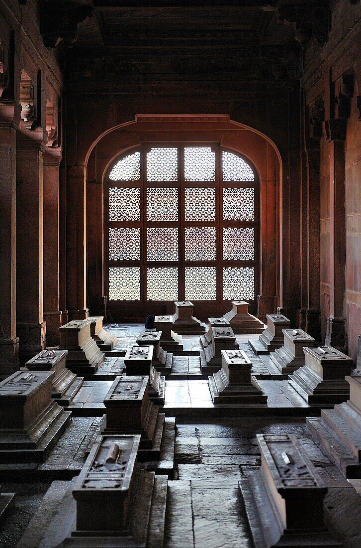 India, Uttar Pradesh, Fatehpur Sikri, Jama Masjid 16th C, Tombs of officials and disciples of Sheikh Salim Chishti