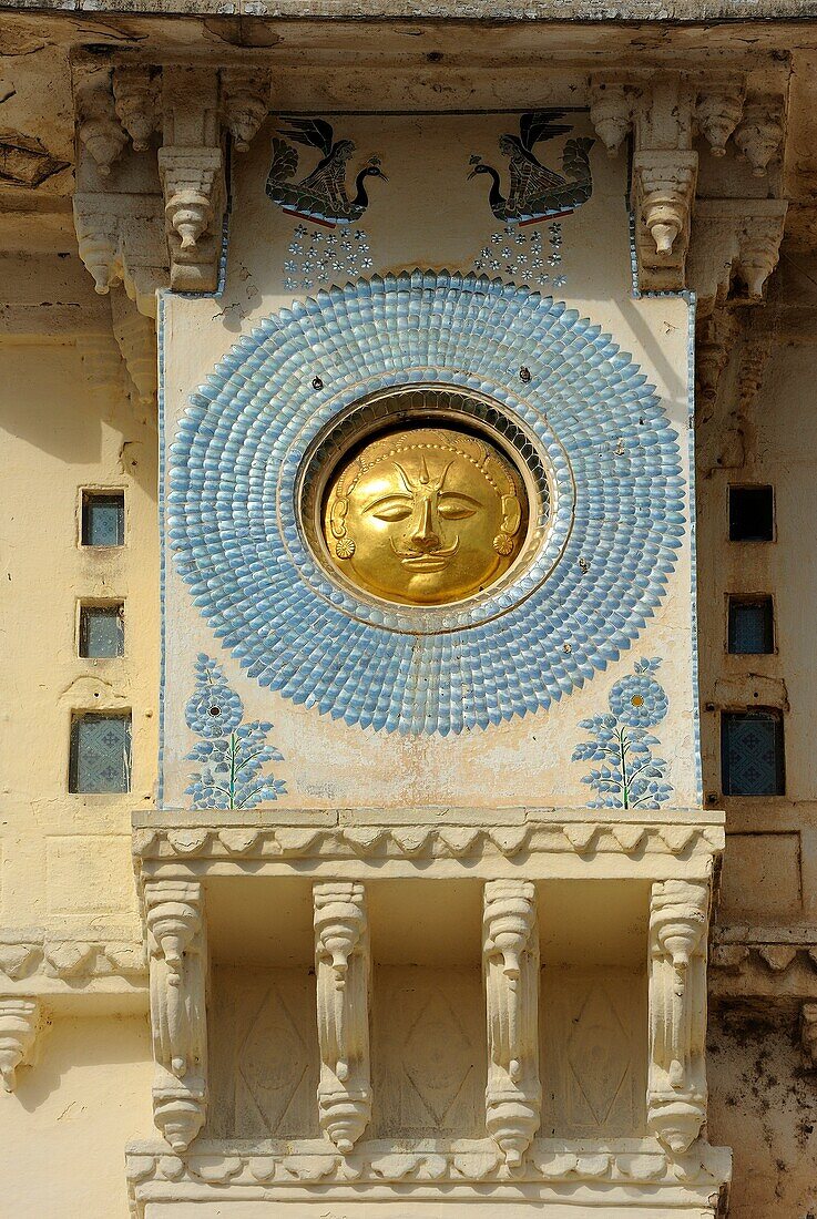 India, Rajasthan, Udaipur, City Palace, Solar disk representing the Maharana´s royal emblem and the solar Rajput dynasty Suryavansham of Udaipur, the highest ranking among all the Rajasthani rulers