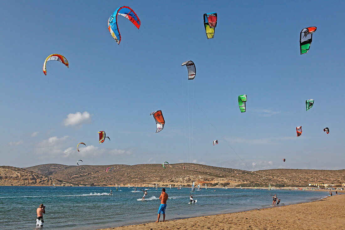 Kitesurfer am Prasonisi Beach, Prasonisi Halbinsel, Rhodos, Dodekanes, Griechenland, Europa