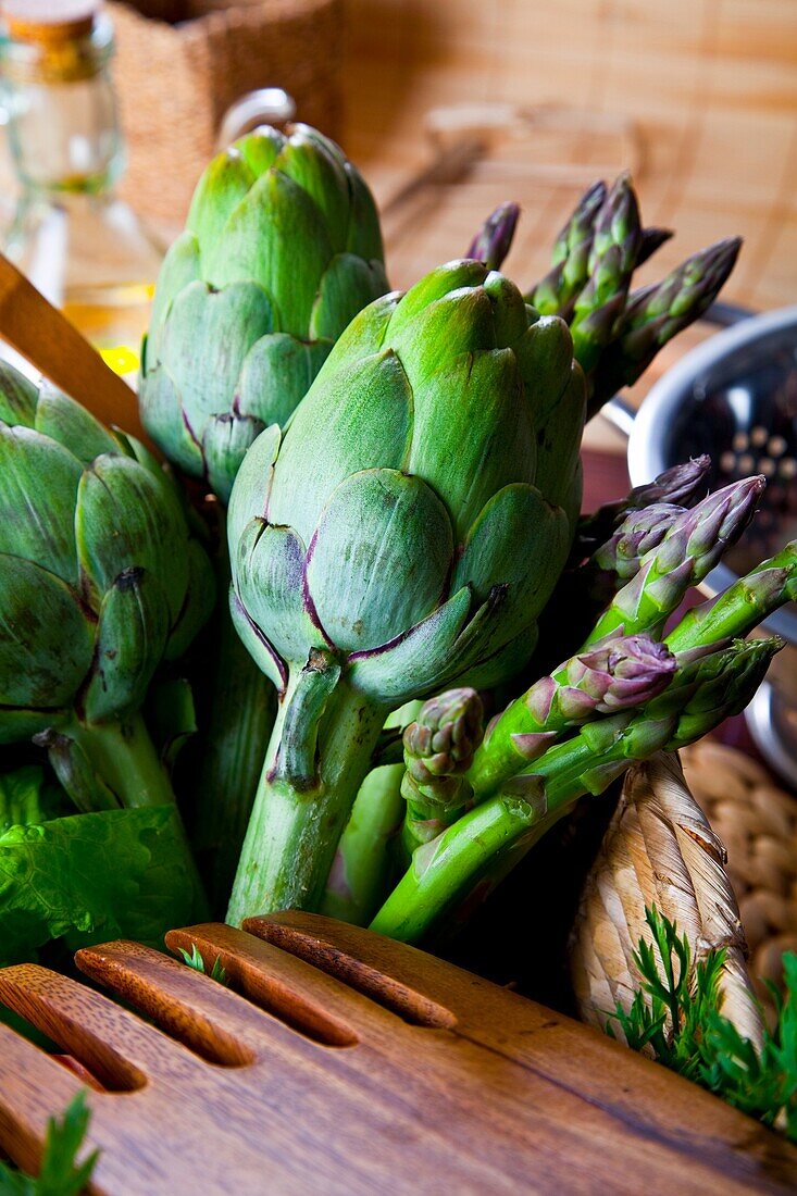 antioxidant, antipasto, Artichoke, Color image, cool, diet, dinner, flavour, food, Food and drink, healthy food, lunch, meal, nutrition, organic, preparation, prepared, salad, shopping, snack, study, vegetarian, M02-1268046, AGEFOTOSTOCK