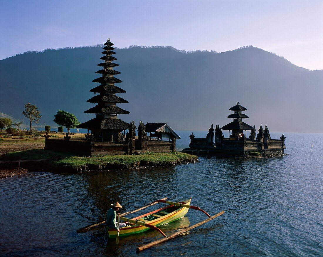 alone, Bali, bedugul, beratan, boat, boating, butte. Alone, Bali, Asia, Bedugul, Beratan, Boat, Boating, Butterfly, Fisherman, Fishing, Holiday, Indonesia, Isolate, Isolated, Isolat