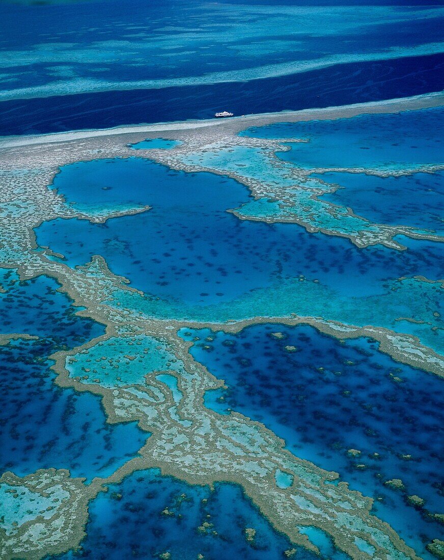 atolls, Australia, barrier reef, blue, coral, coral. Atolls, Australia, Barrier, Blue, Coral, Coral sea, Great barrier reef, Holiday, Landmark, Natural, Ocean, Pacific, Pacific ocea