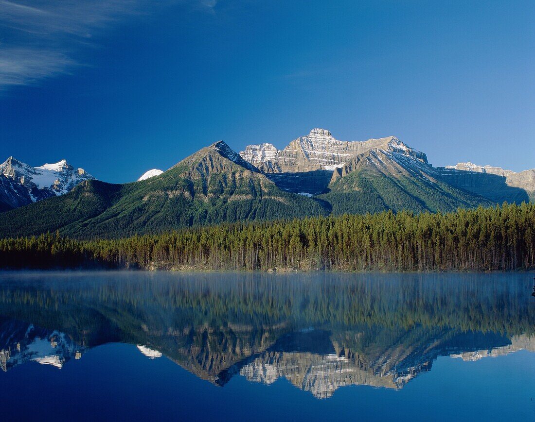 Alberta, Banff, Canada, Herbert, lake, mountains, n. Alberta, Banff, Canada, North America, Herbert, Holiday, Lake, Landmark, Mountains, National, Park, Reflect, Reflection, Tourism