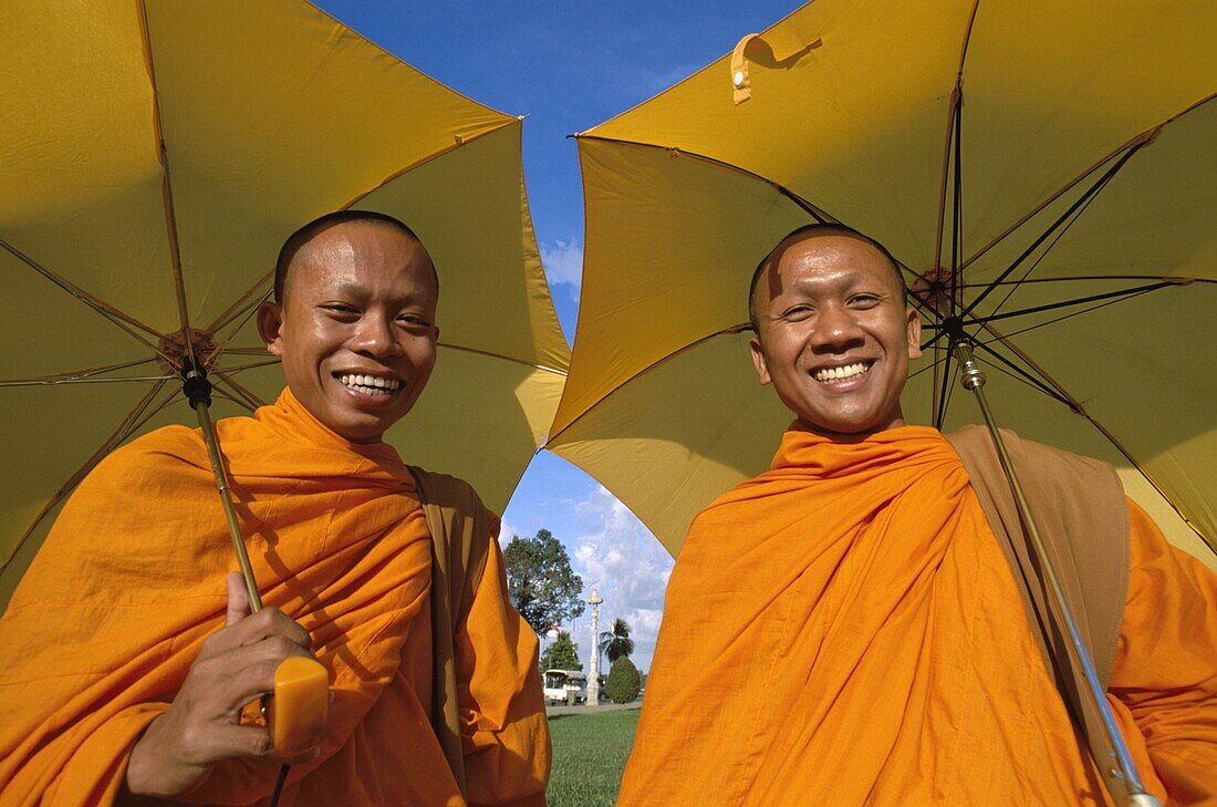 Cambodia, Model Released, Monks Posing, Phnom Penh, . Cambodia, Asia, Holiday, Landmark, Model, Monks, Phnom penh, Posing, Released, Tourism, Travel, Vacation