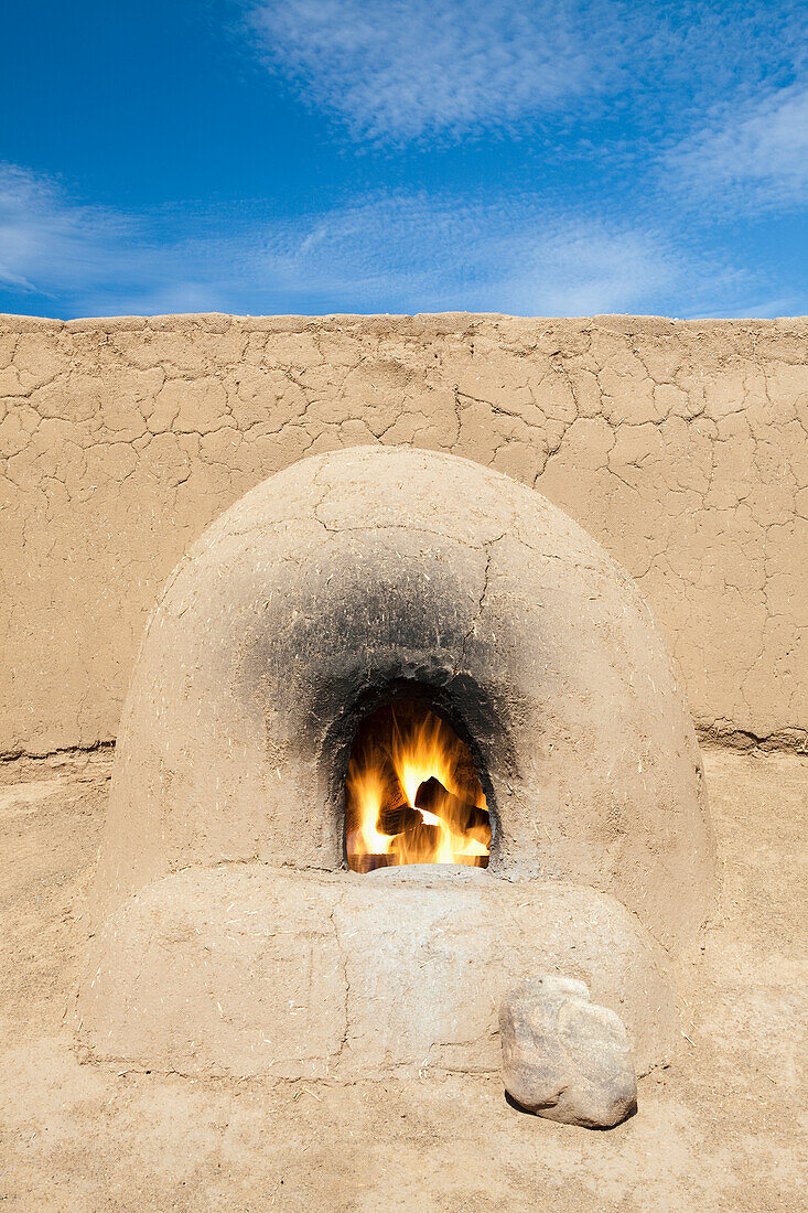 Adobe Oven, Taos, New Mexico, USA