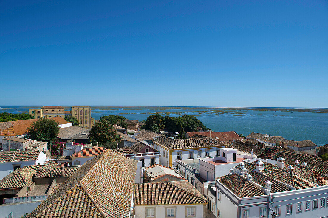 Blick von der Se über die Altstadt und die Lagune Ria Formosa, Cidade Velha, Faro, Algarve, Portugal, Europa