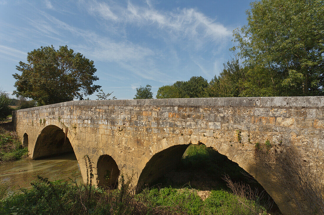 Pont de l Artigue, Brücke über die Osse, Fluss, bei Condom, Condom-en-Armanac, Department Gers, Region Midi-Pyrenees, Via Podiensis, Camino de Santiago, Jakobsweg, Frankreich, Europa