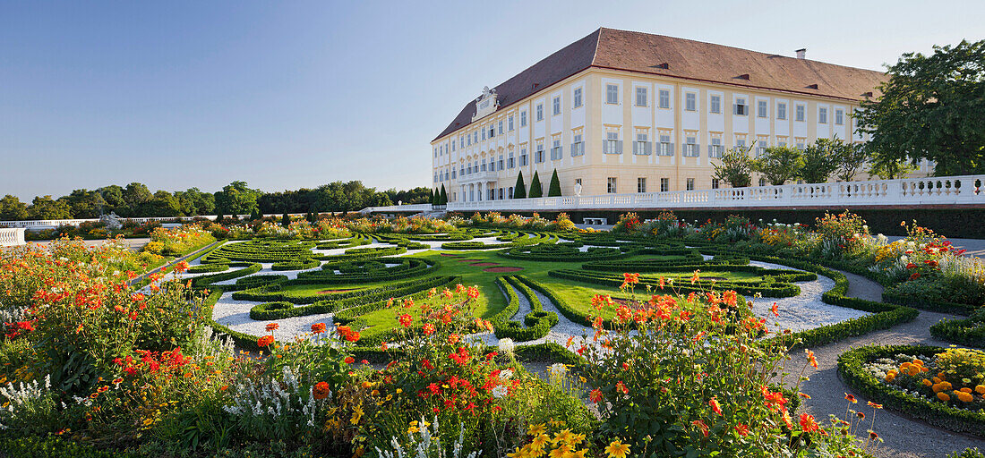 Barocker Garten in Schloss Hof, Engelhartstetten, Niederösterreich, Österreich