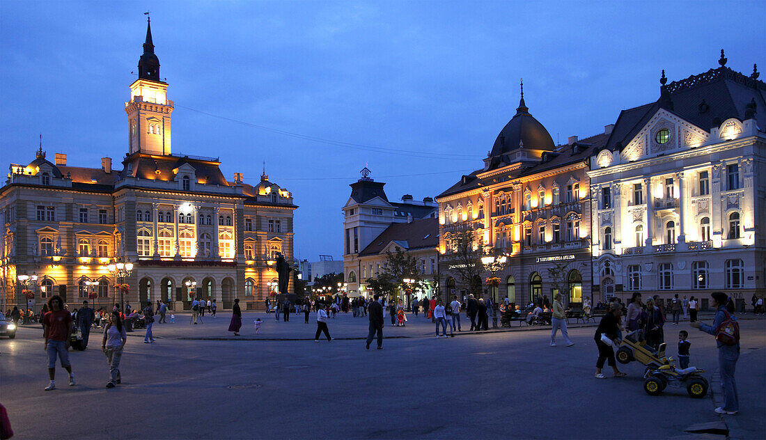 Serbia, Vojvodina, Novi Sad, town hall, main square, people