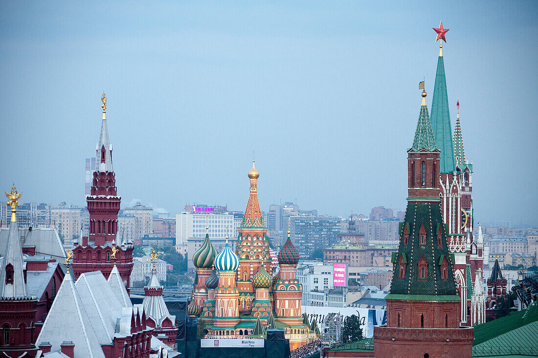 Rusia, Moscow City, The Kremlin, San Basil«s Church and History Museum Skyline