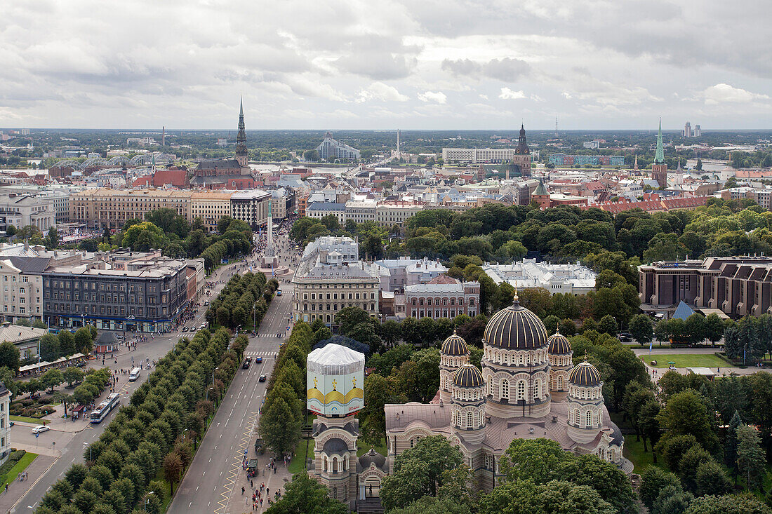 Latvia, Riga City, The Orthodox Nativity Cathedral, Freedom Avenue and old city skyline, (W.H.)