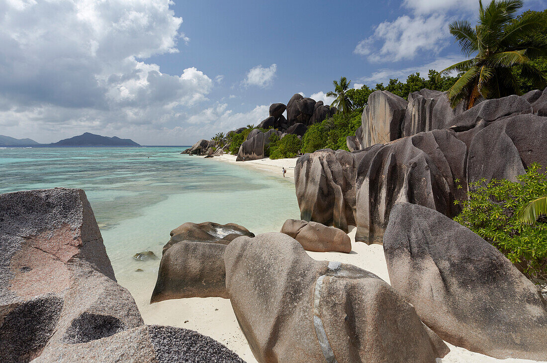 Granitfelsen am Strand Anse Source d' Argent, Insel La Digue, Seychellen, Indischer Ozean