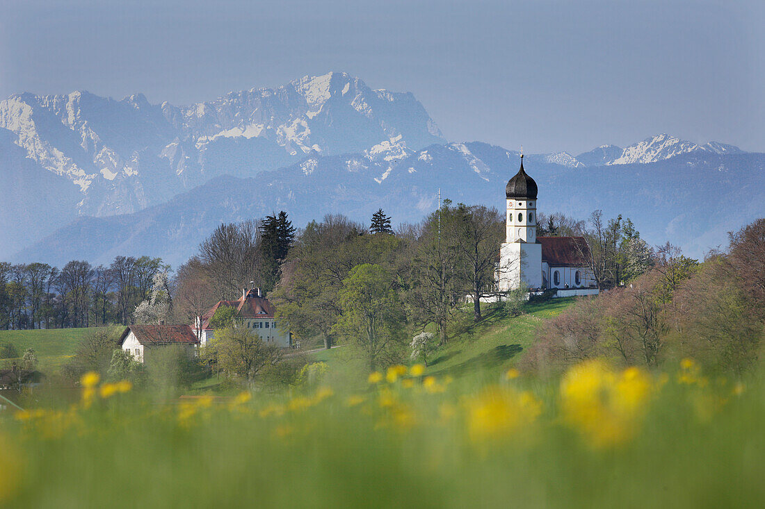 View over Holzhausen towards the Zugspitze mountain, Spring, Holzhausen am Starnberger See, Upper Bavaria, Bavaria, Germany
